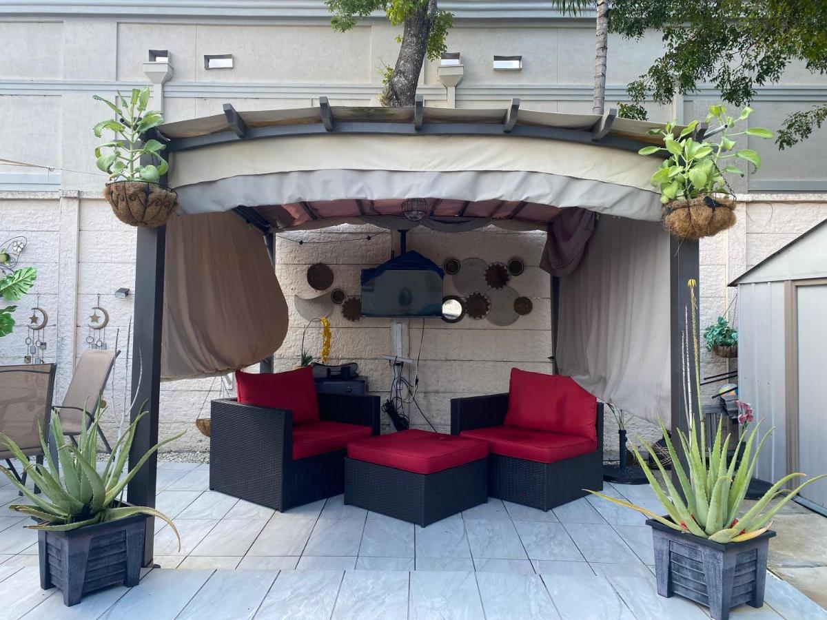 Tiny Place W Private Hot Jacuzzi 7 Min To Miami International Airport Zewnętrze zdjęcie